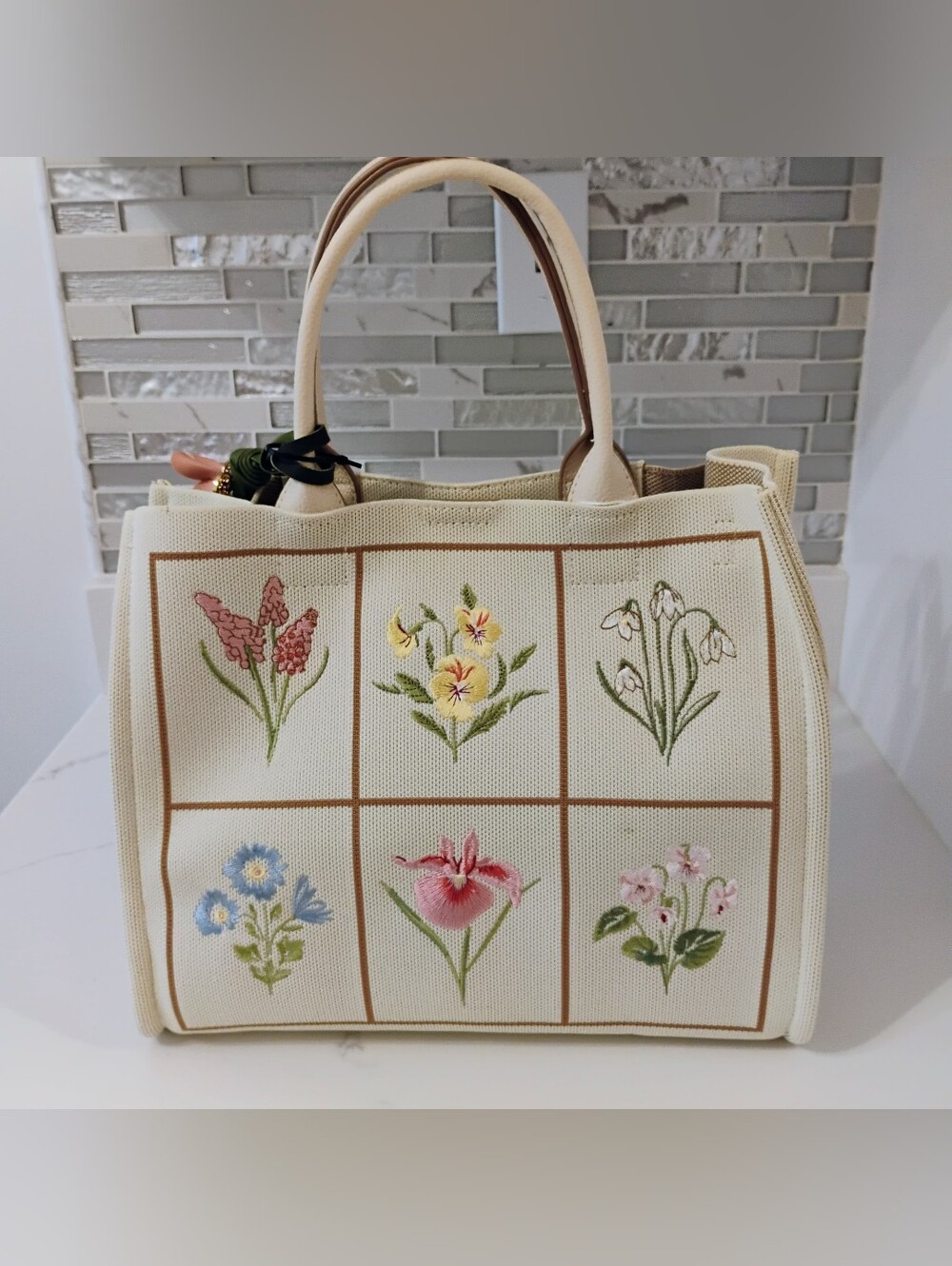 NWT 2fer Nanette Lepore Canvas Tote Bag & Bag Charm w/GHW - Picture 3 of 14